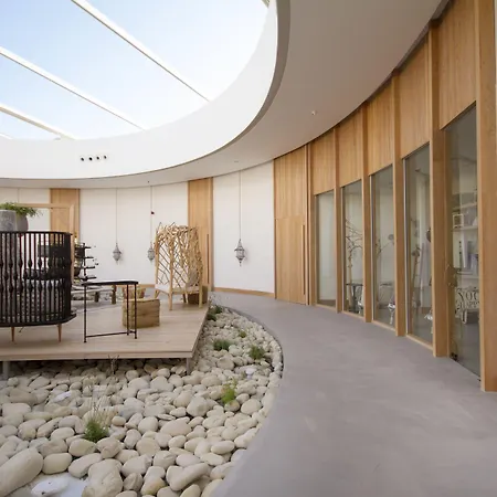Aelia Wellness Retreat Отель