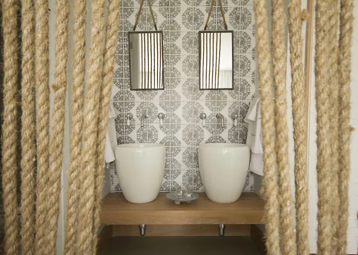 Aelia Wellness Retreat 호텔